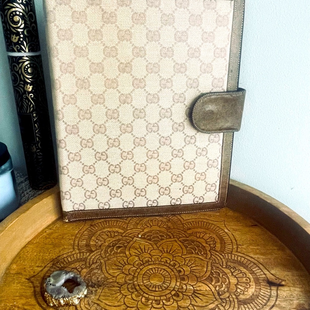 ULTRA RARE!!!   GUCCI Memo Book